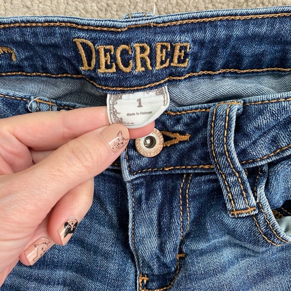 Decree Seriously Distressed Skinny Jeans - Picture 4 of 10